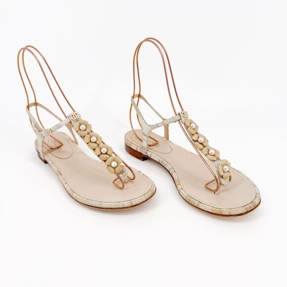 Chanel Camellia Pearl CC T-Strap Flat Sandals EU 38 US 7-7.5 Beige Leather Logo - Picture 1 of 11